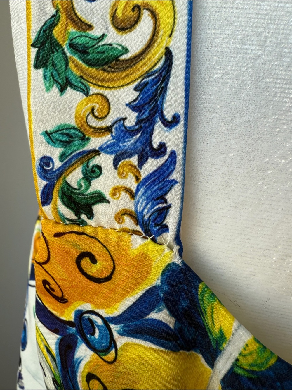 Dolce & Gabbana Majolica Silk Dress. IT 50. US 12. - Picture 9 of 13